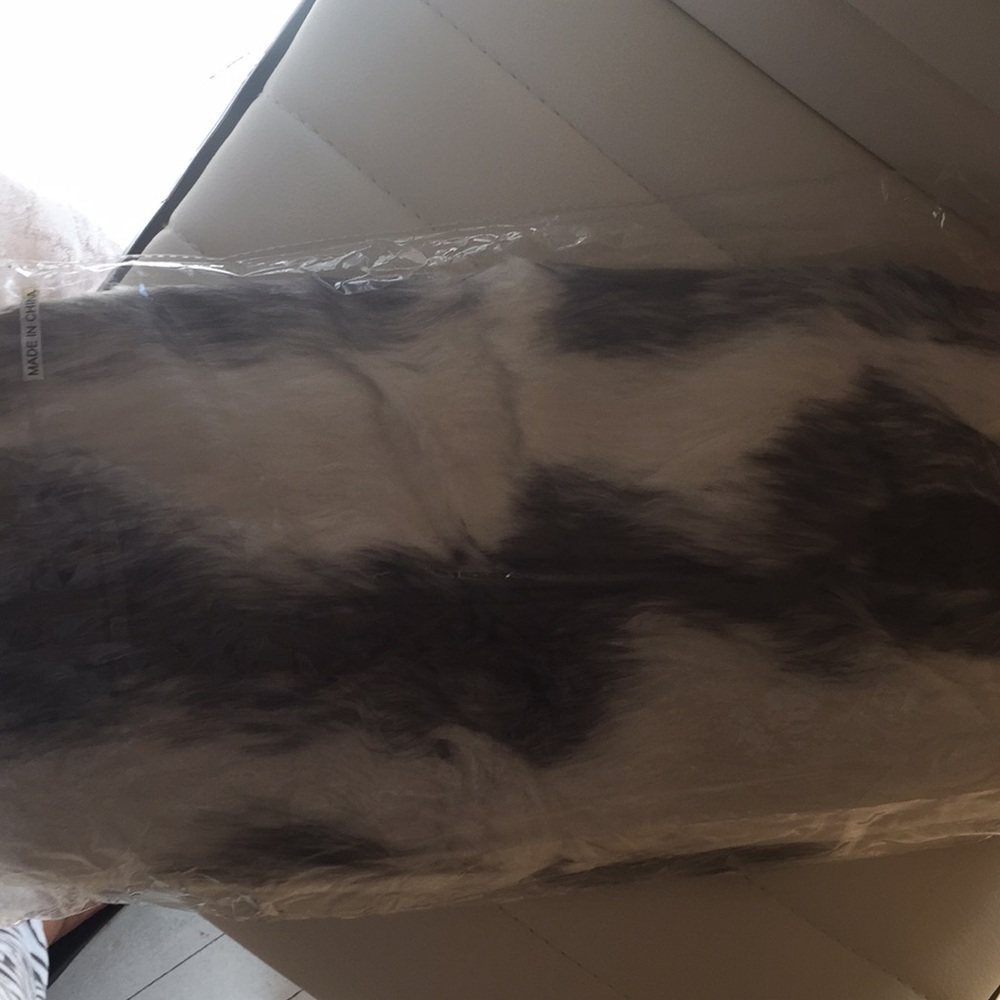 Fur leg warmer for cold